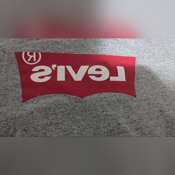 Sz med women's crop top Levi's reverse logo graphic tee 😁 - Picture 3 of 8